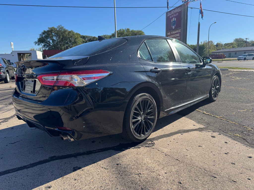 2020 Toyota Camry Image 3