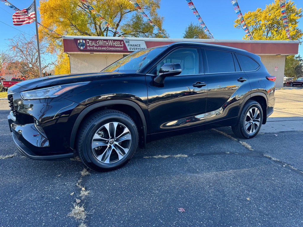 2020 Toyota Highlander Image 2