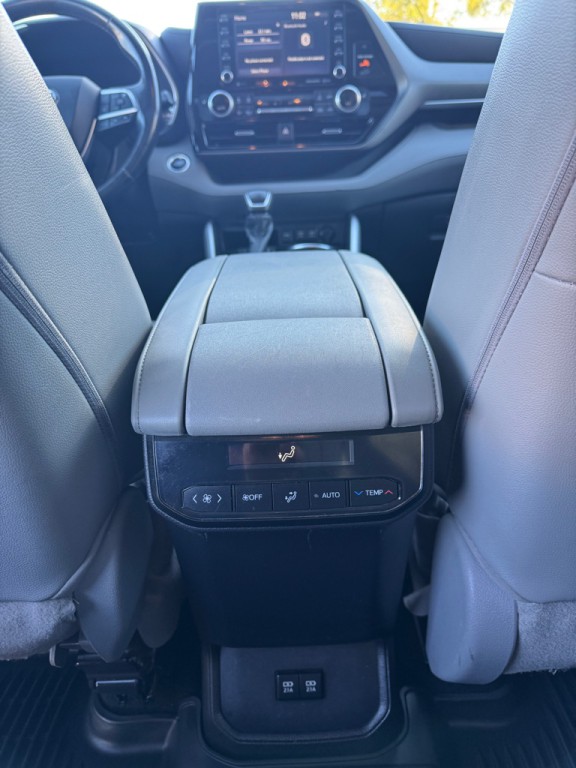 2020 Toyota Highlander Image 12