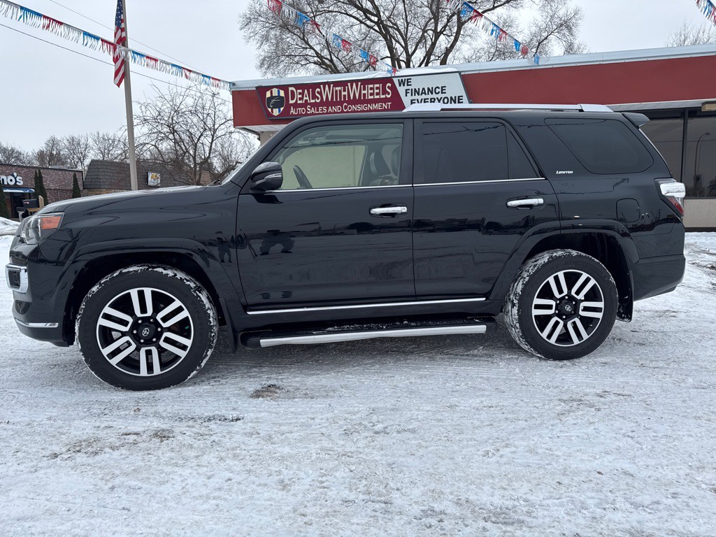 2016 Toyota 4Runner Image 2