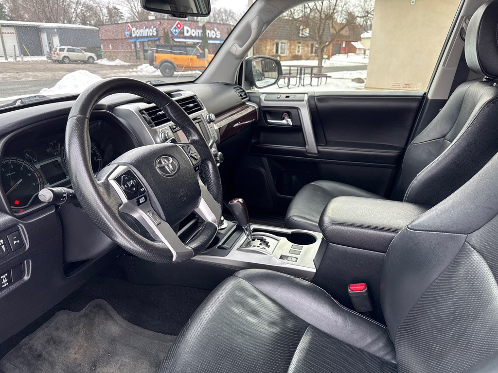 2016 Toyota 4Runner Image 9