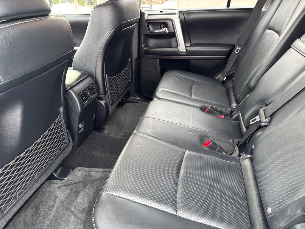 2016 Toyota 4Runner Image 10