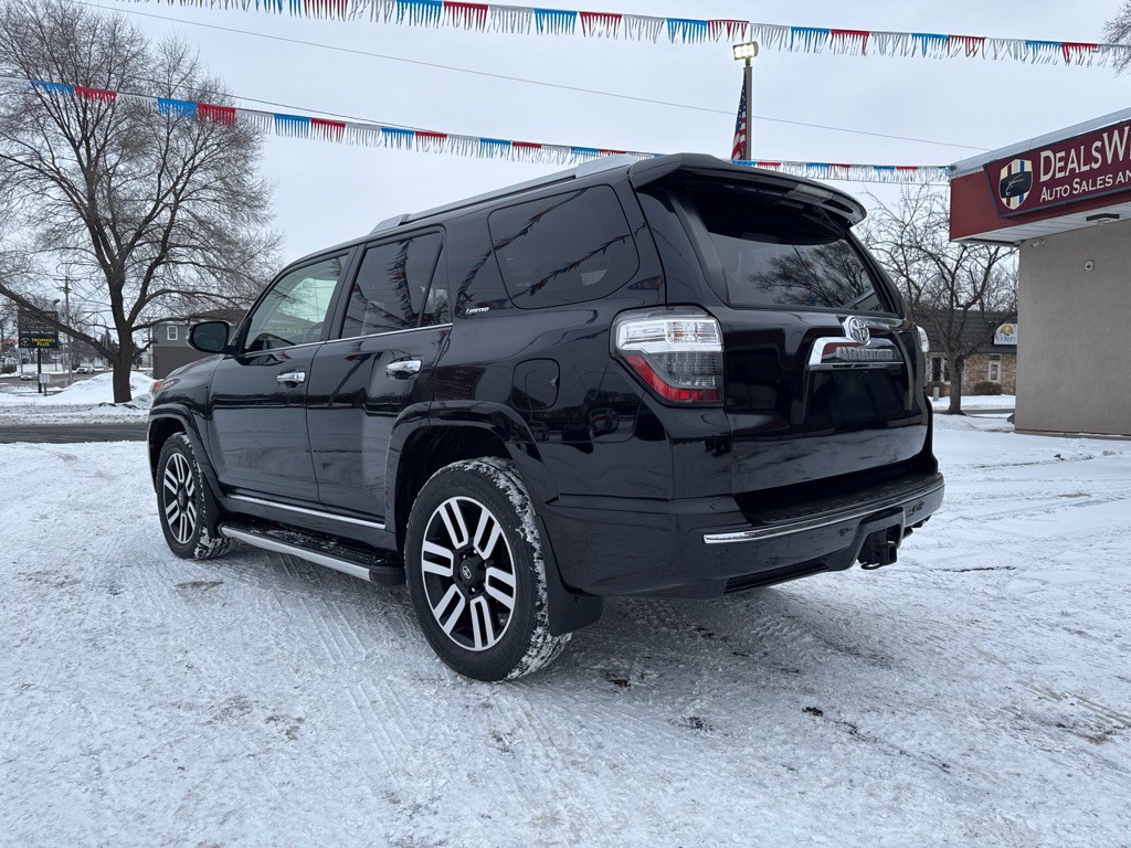 2016 Toyota 4Runner Image 17