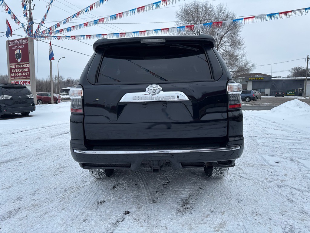 2016 Toyota 4Runner Image 18