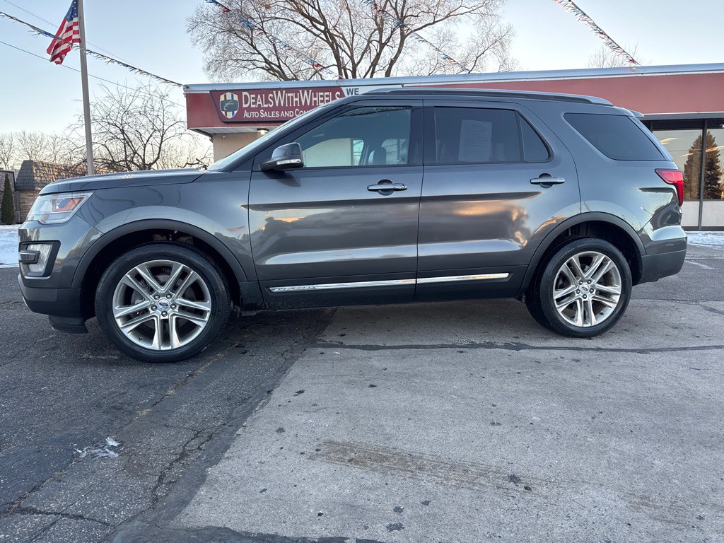 2016 Ford Explorer Image 2