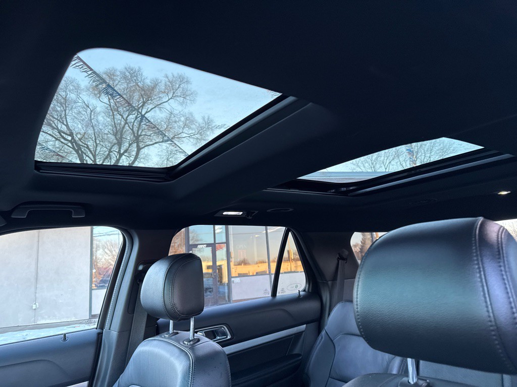 2016 Ford Explorer Image 11