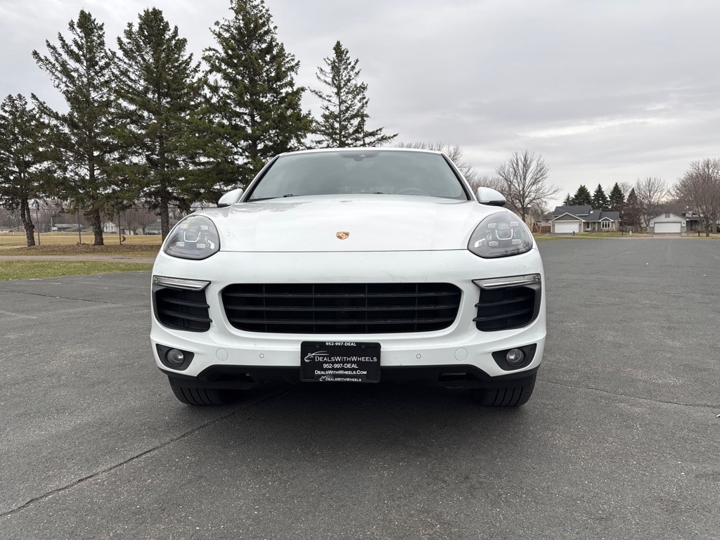 2016 Porsche Cayenne Image 1