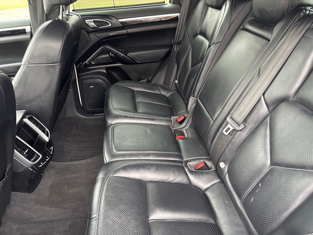 2016 Porsche Cayenne Image 10
