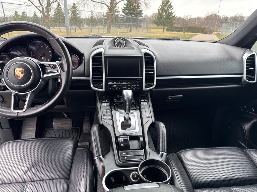 2016 Porsche Cayenne Image 11