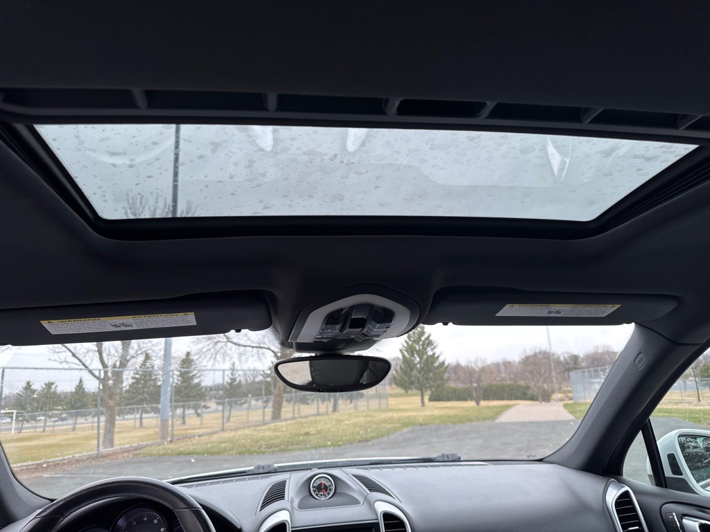 2016 Porsche Cayenne Image 12