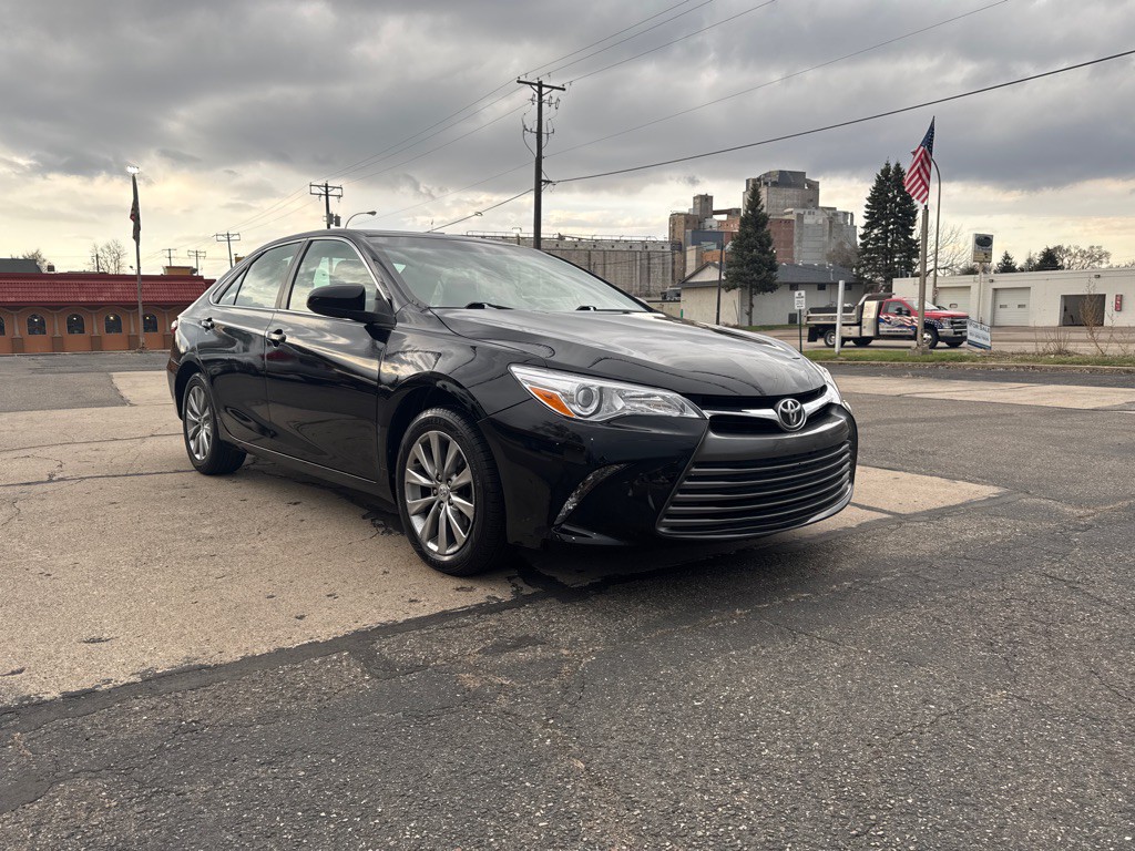 2017 Toyota Camry Image 7