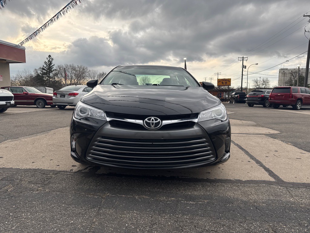 2017 Toyota Camry Image 8