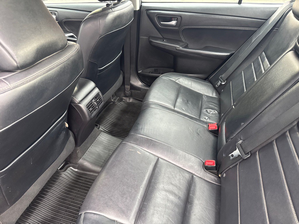 2017 Toyota Camry Image 10