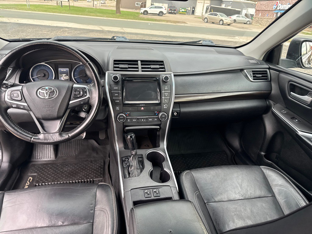2017 Toyota Camry Image 11