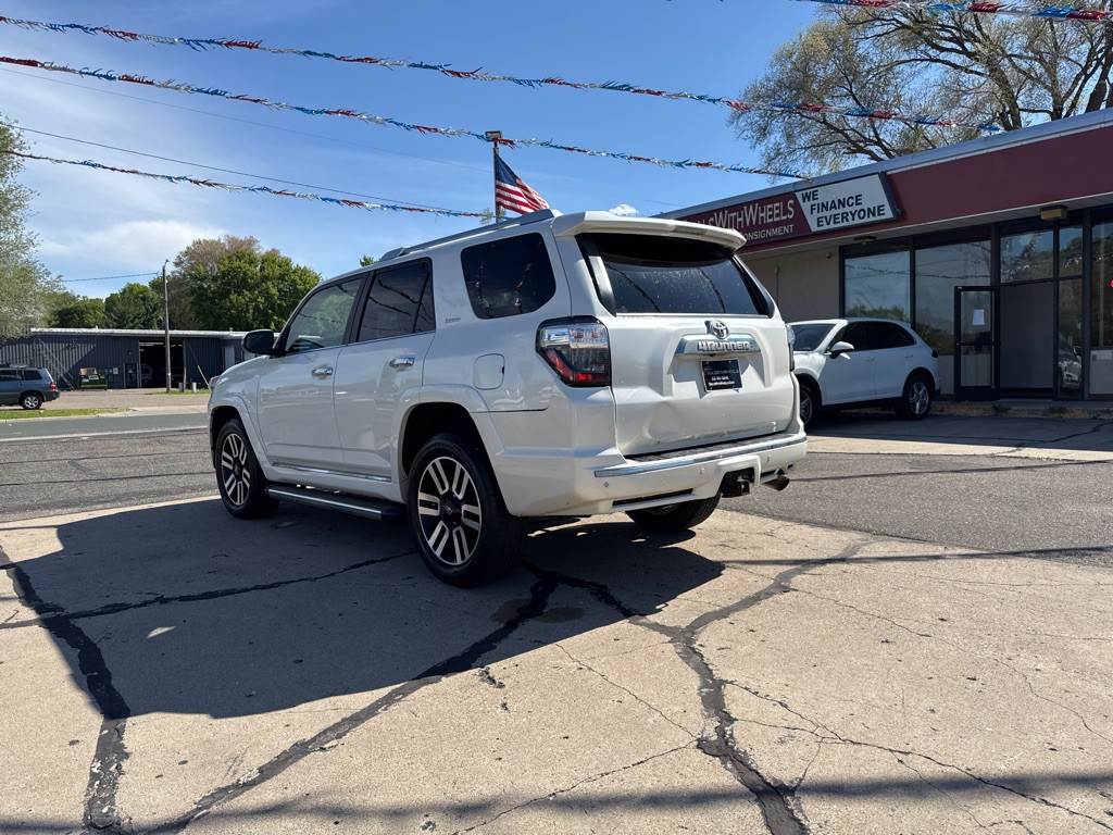 2016 Toyota 4Runner Image 3