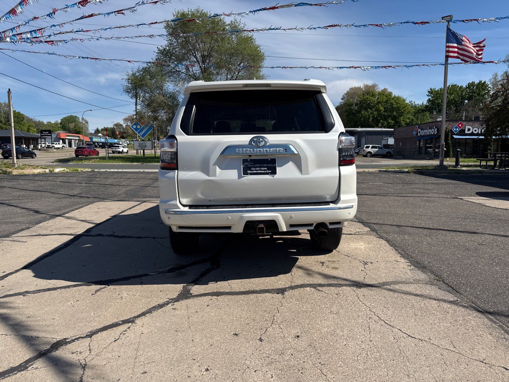 2016 Toyota 4Runner Image 4