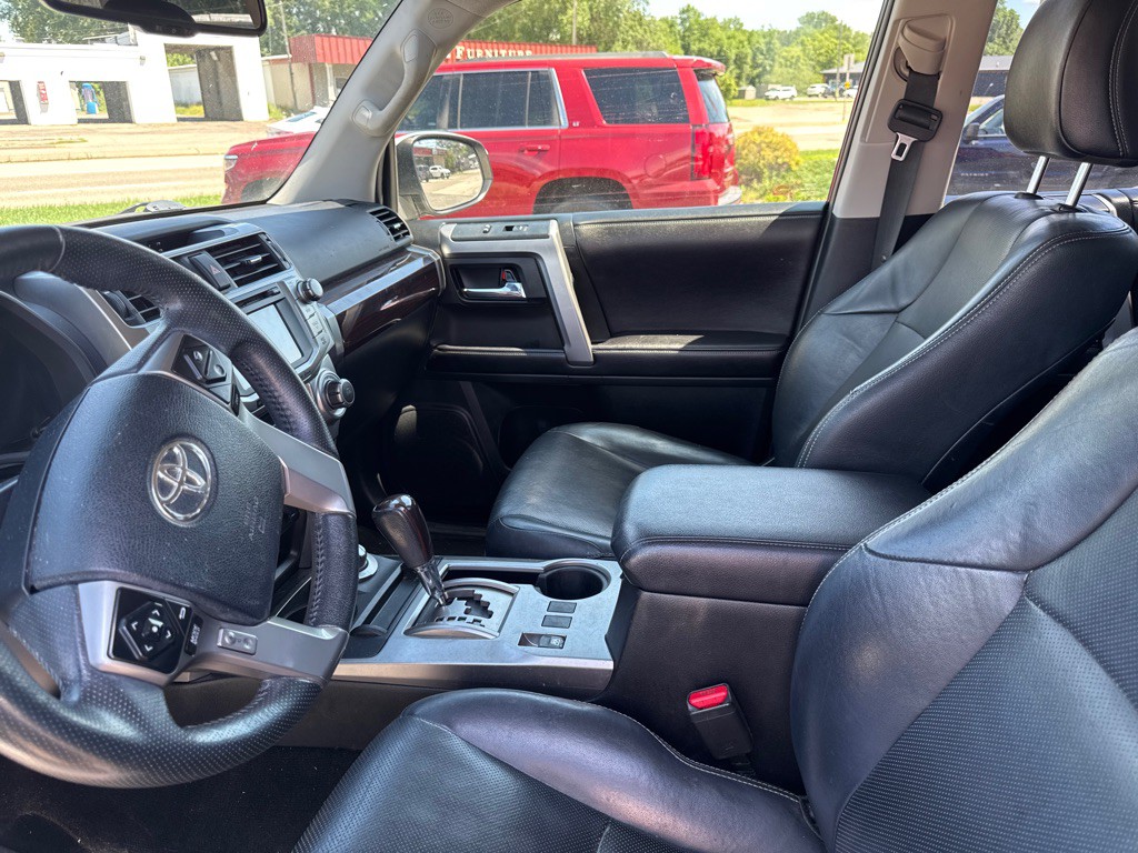 2016 Toyota 4Runner Image 9