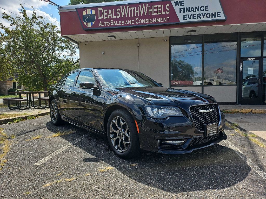 2017 Chrysler 300 Image 8