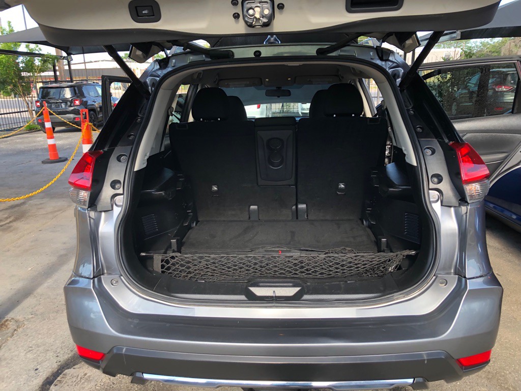 2018 Nissan Rogue Image 12