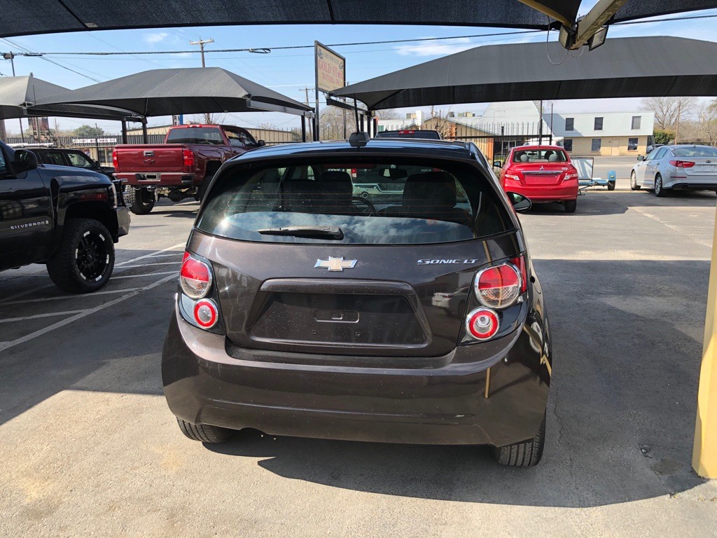 2015 Chevrolet Sonic Image 3