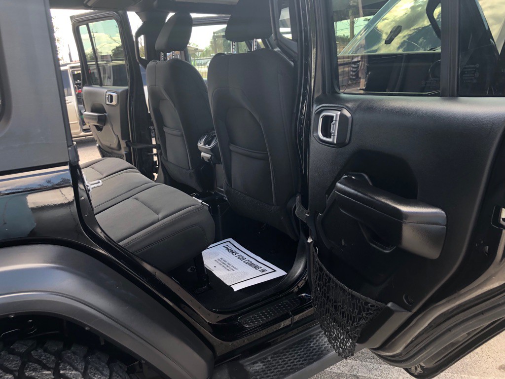 2018 Jeep Wrangler Unlimited Image 2