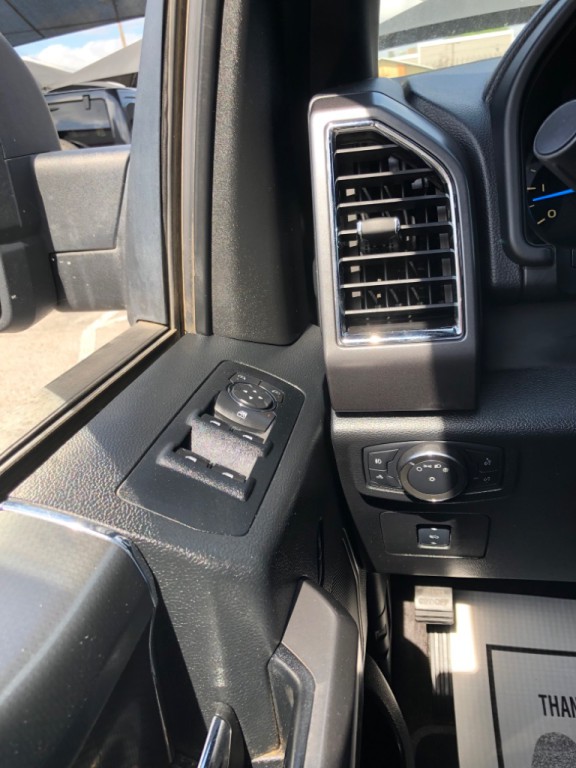 2015 Ford F-150 Image 17