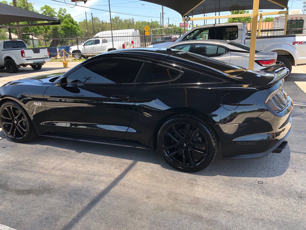 2018 Ford Mustang Image 18