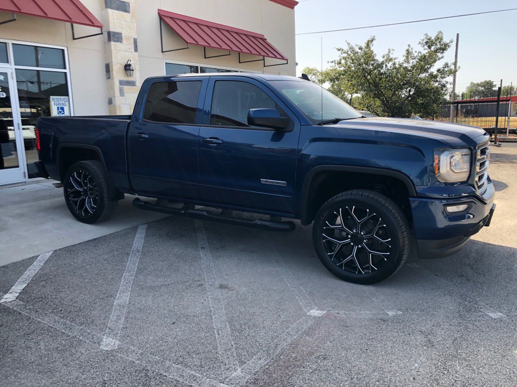 2018 GMC Sierra Image 8