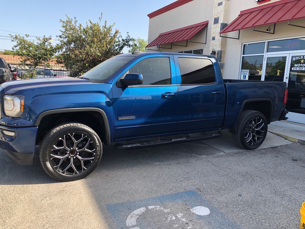 2018 GMC Sierra Image 1