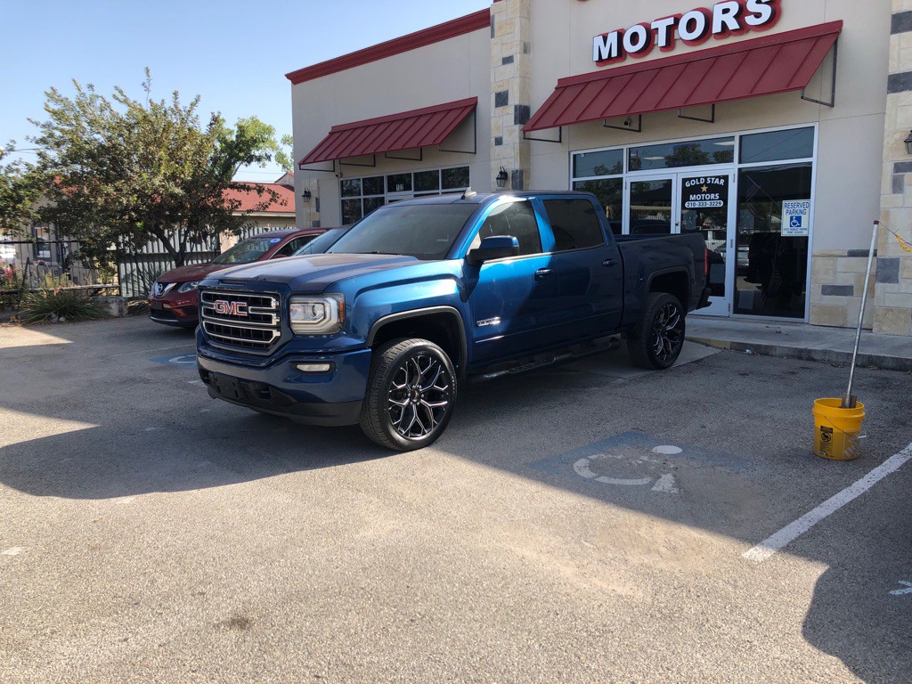 2018 GMC Sierra Image 2