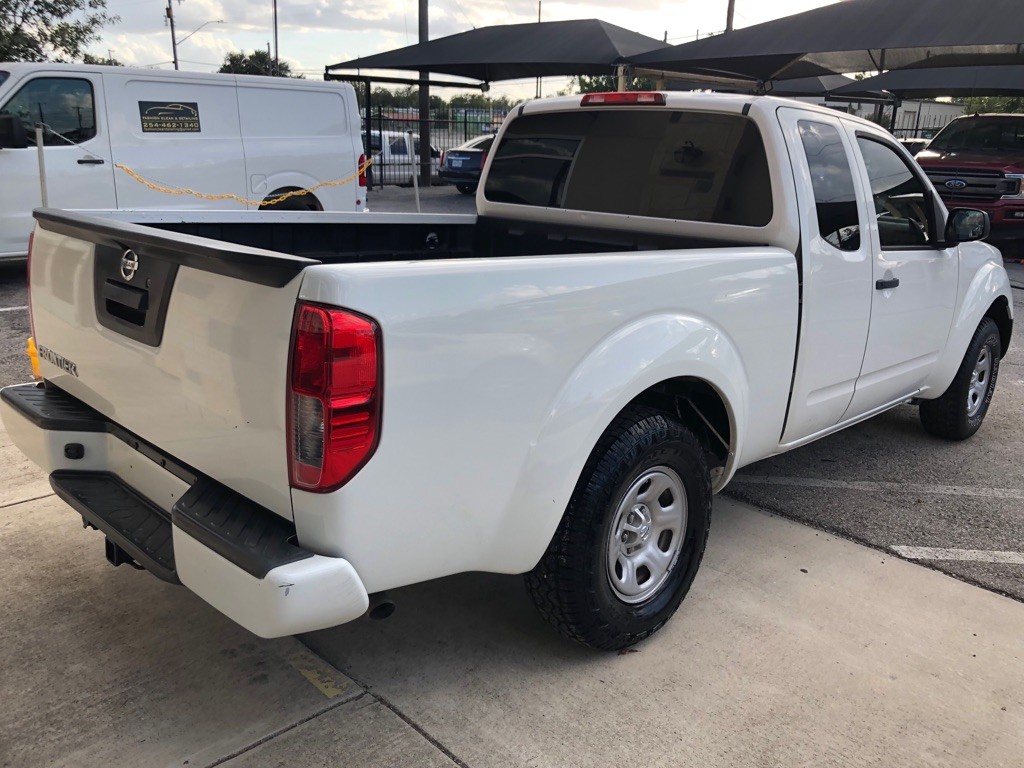 2017 Nissan Frontier Image 5