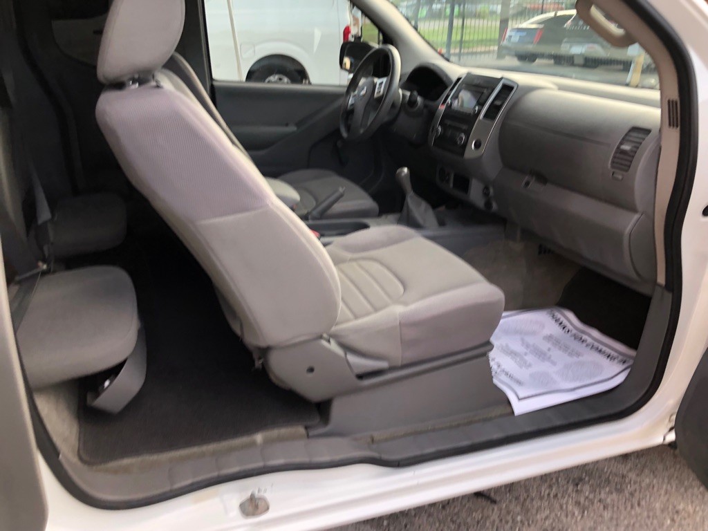 2017 Nissan Frontier Image 8