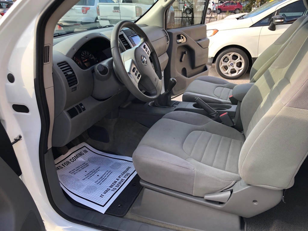2017 Nissan Frontier Image 12