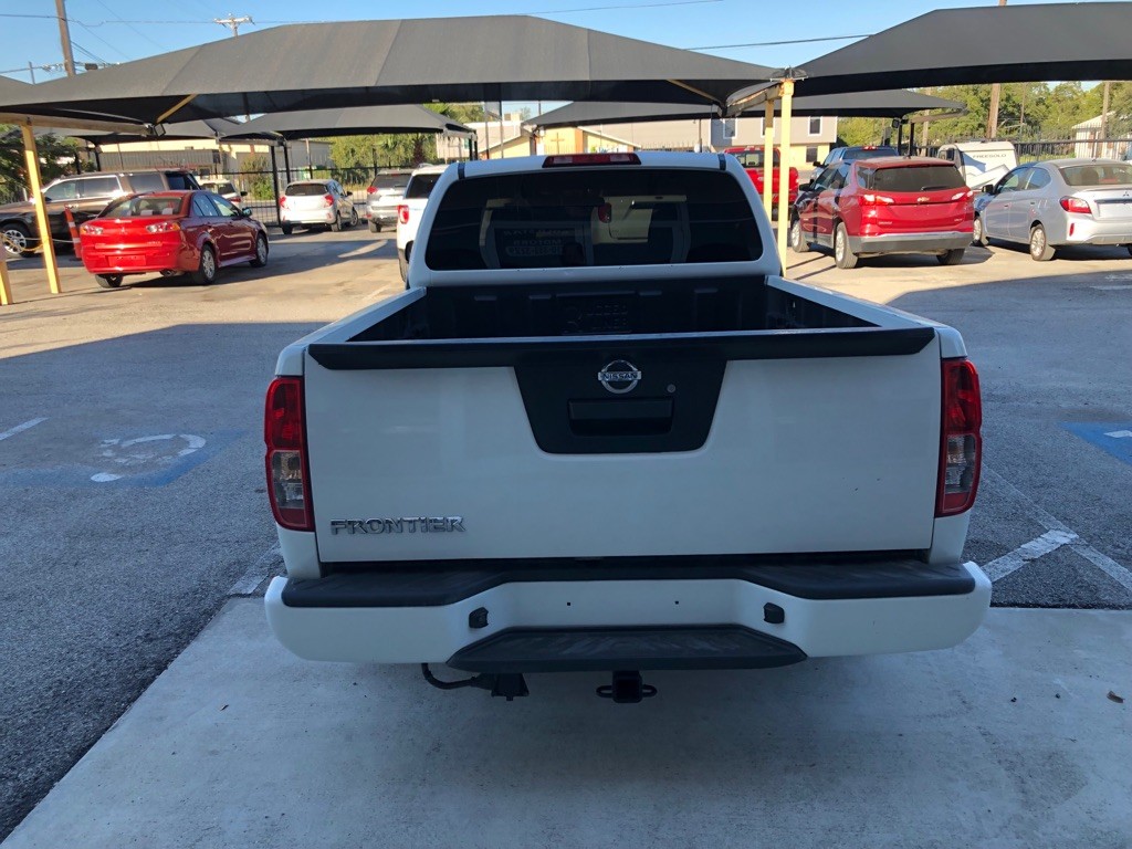2017 Nissan Frontier Image 20