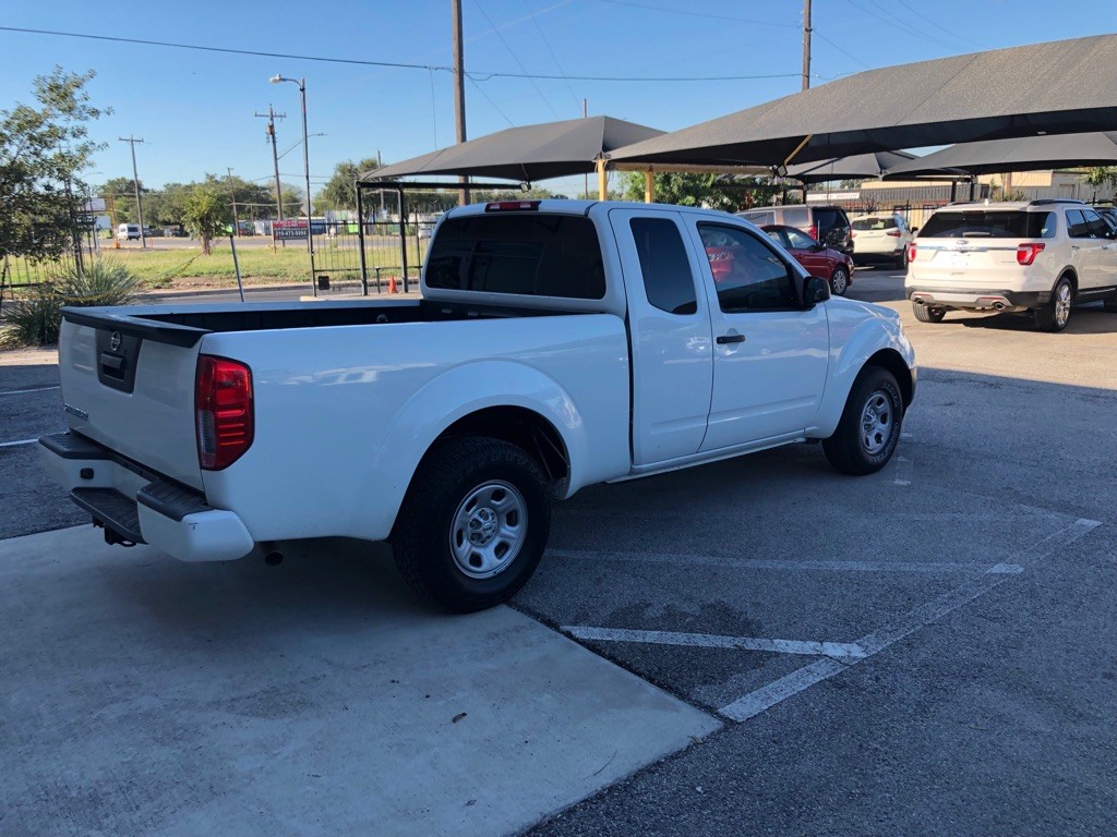 2017 Nissan Frontier Image 21