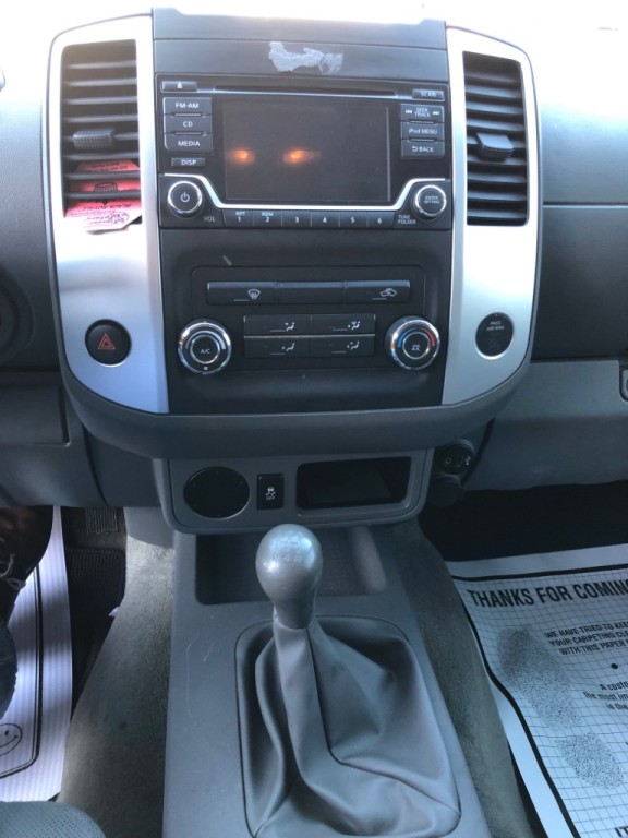 2017 Nissan Frontier Image 25