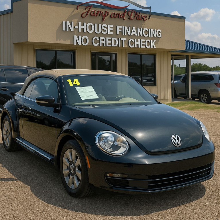 2014 Volkswagen Beetle Image 2