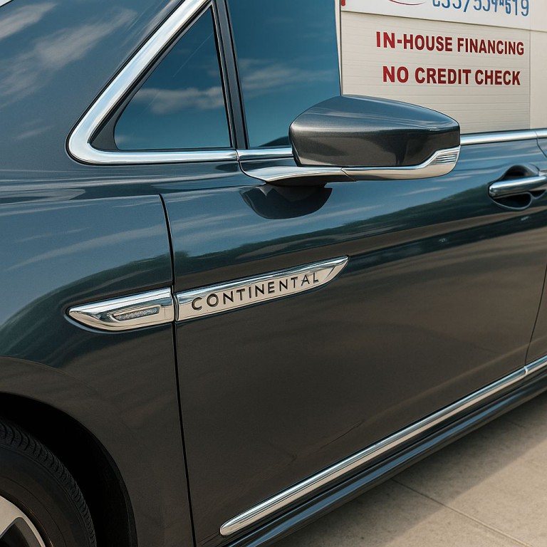 2018 Lincoln Continental Image 3