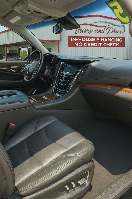 2015 Cadillac Escalade Image 20