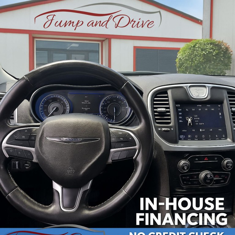 2018 Chrysler 300 Image 7