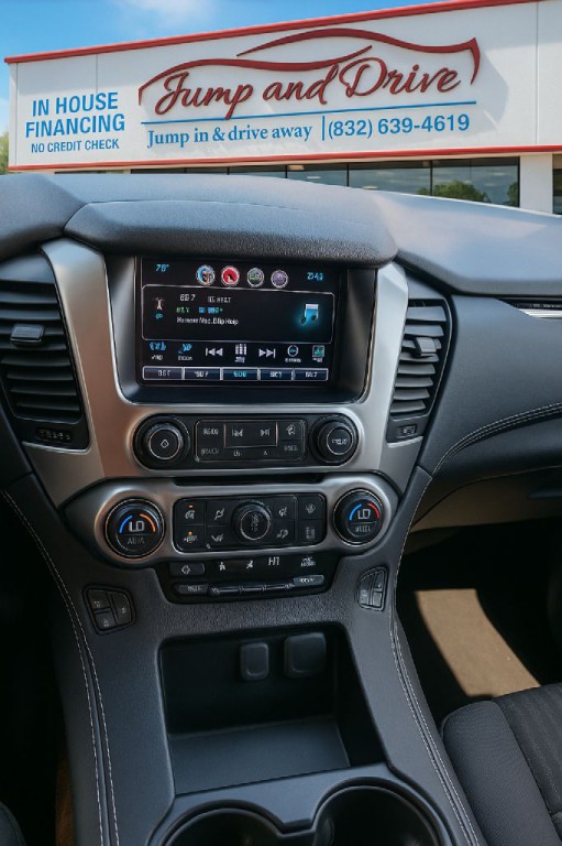 2017 Chevrolet Suburban Image 15