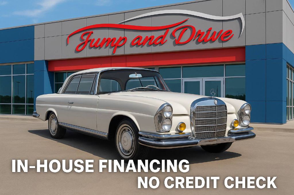 1961 Mercedes-Benz 220 SE Image 3