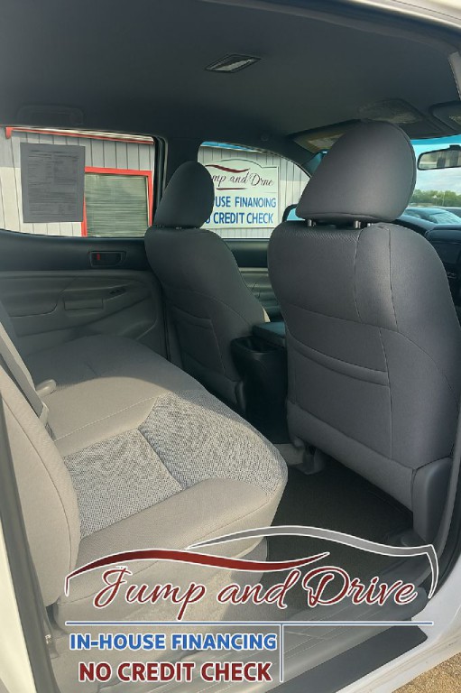 2010 Toyota Tacoma Image 12
