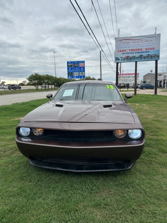 2013 Dodge Challenger Image 1