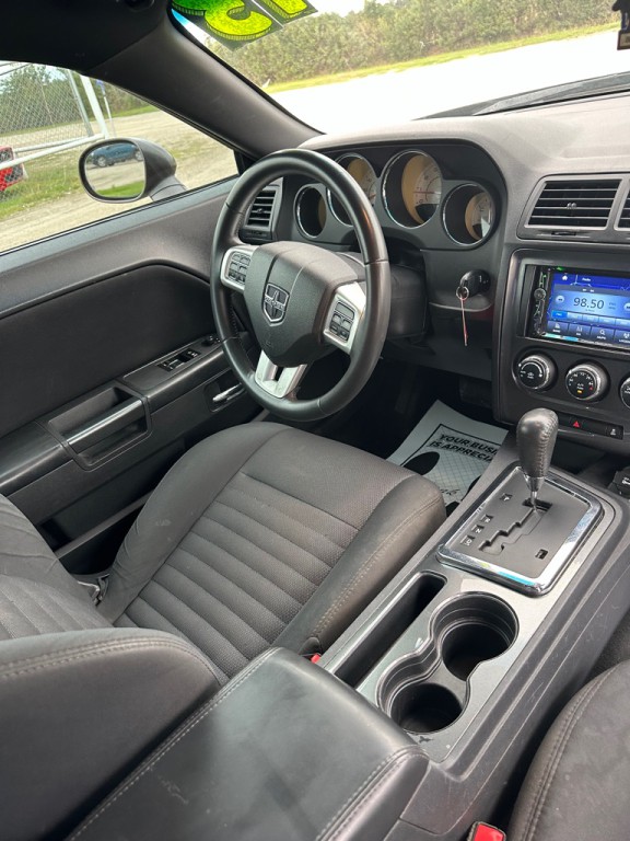 2013 Dodge Challenger Image 9