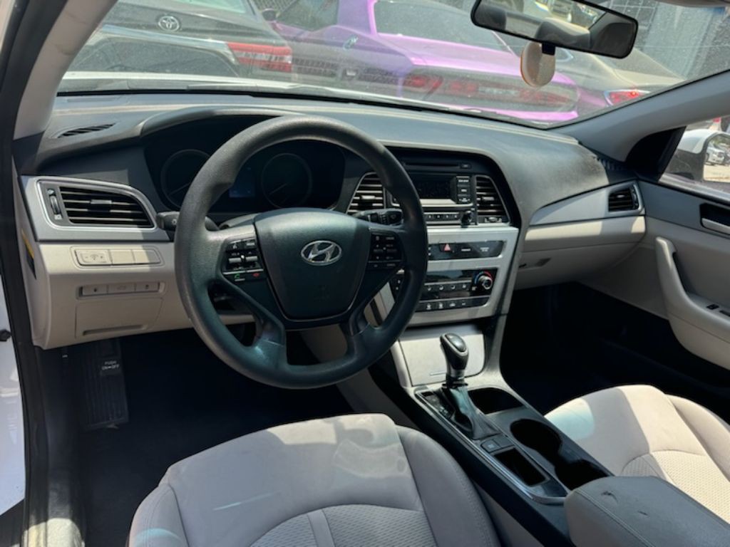 2015 Hyundai Sonata Image 3