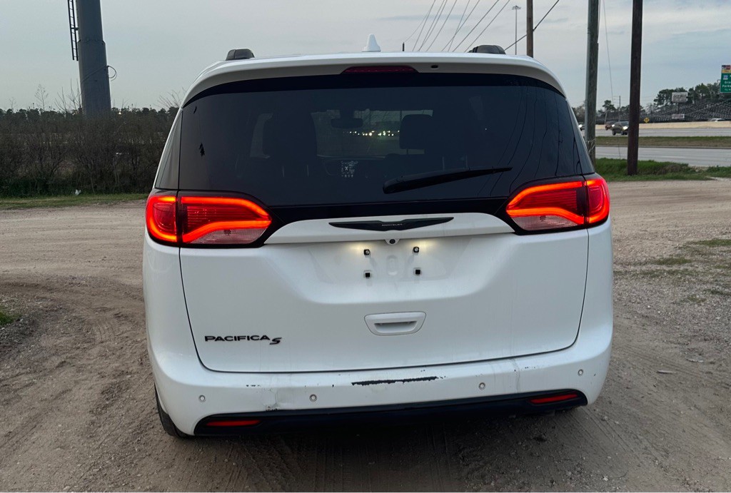 2020 Chrysler Pacifica Image 4