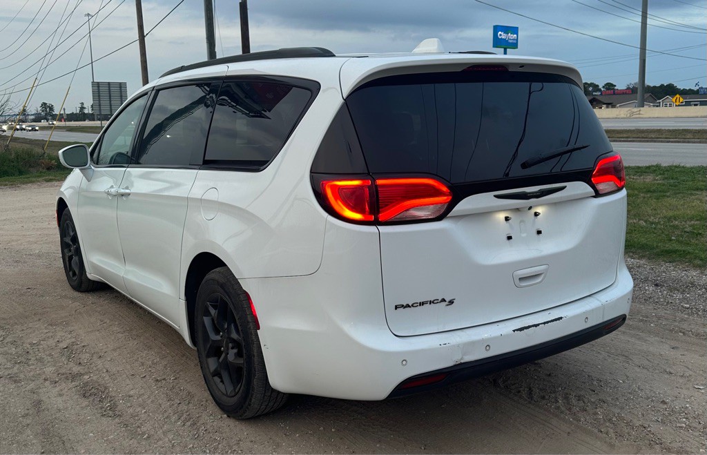 2020 Chrysler Pacifica Image 5