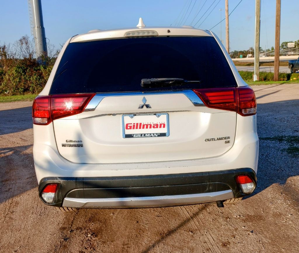 2017 Mitsubishi Outlander Image 4