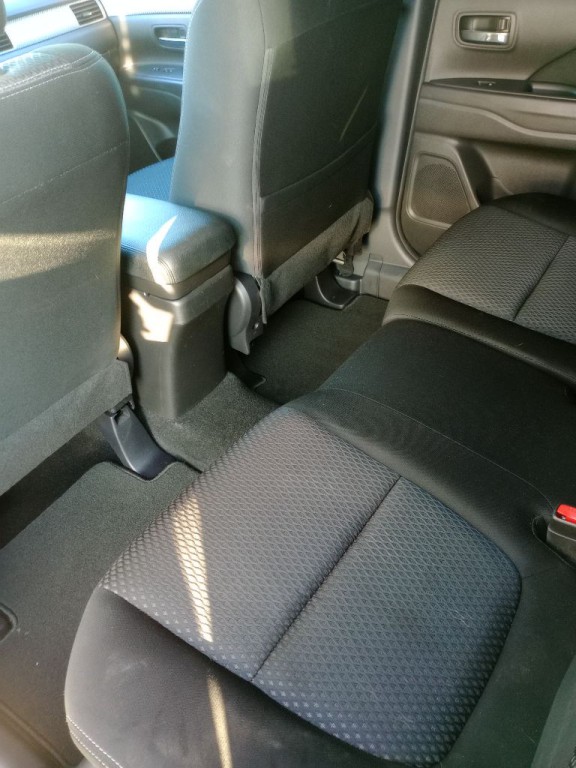 2017 Mitsubishi Outlander Image 6